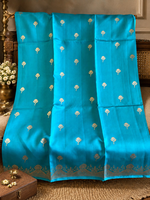 Akashi: Lightweight Kadhuwa Benarasi