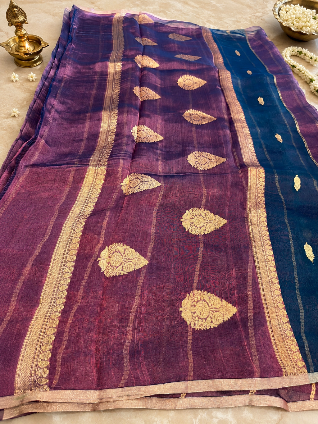 Mayuri: Do-Ranga Kadhua Tissue Banarasi