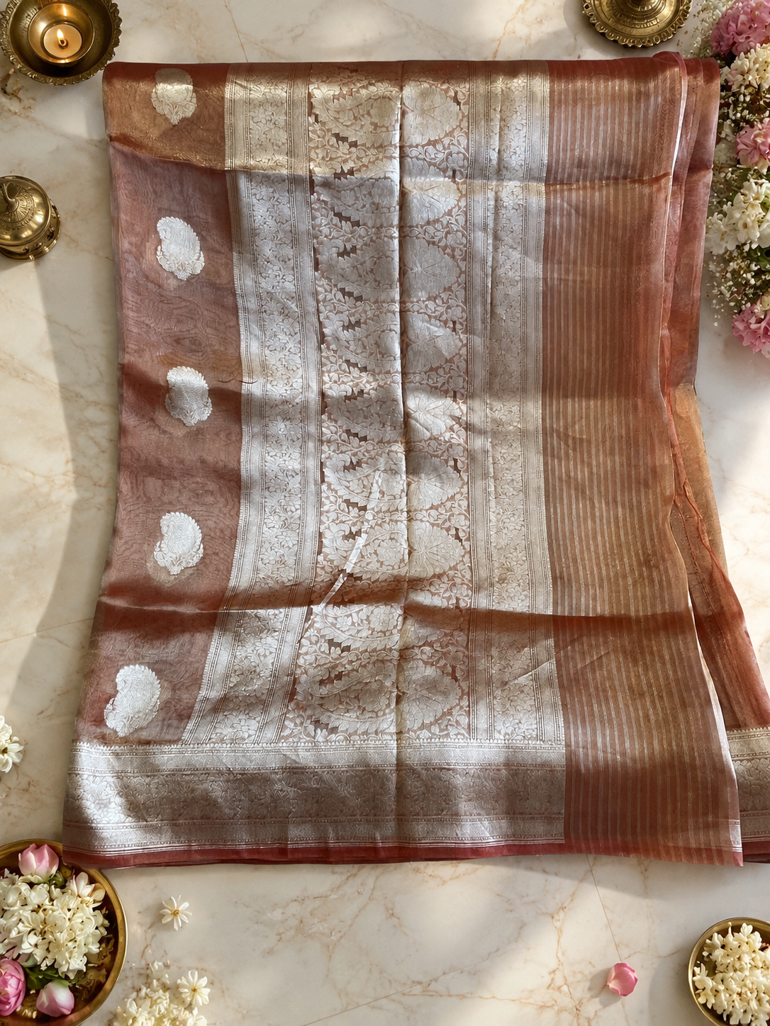 Taamra: Rust Pure Tissue Banarasi