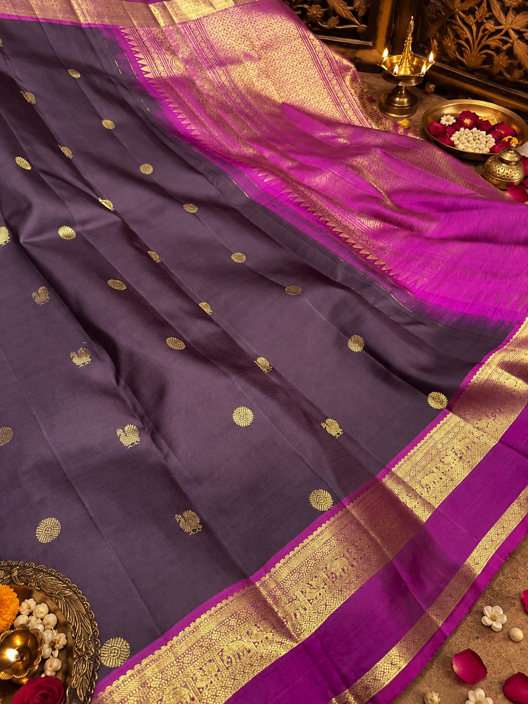 Gajagamini: Wine Kanjeevaram, Magenta Reta Pett Border