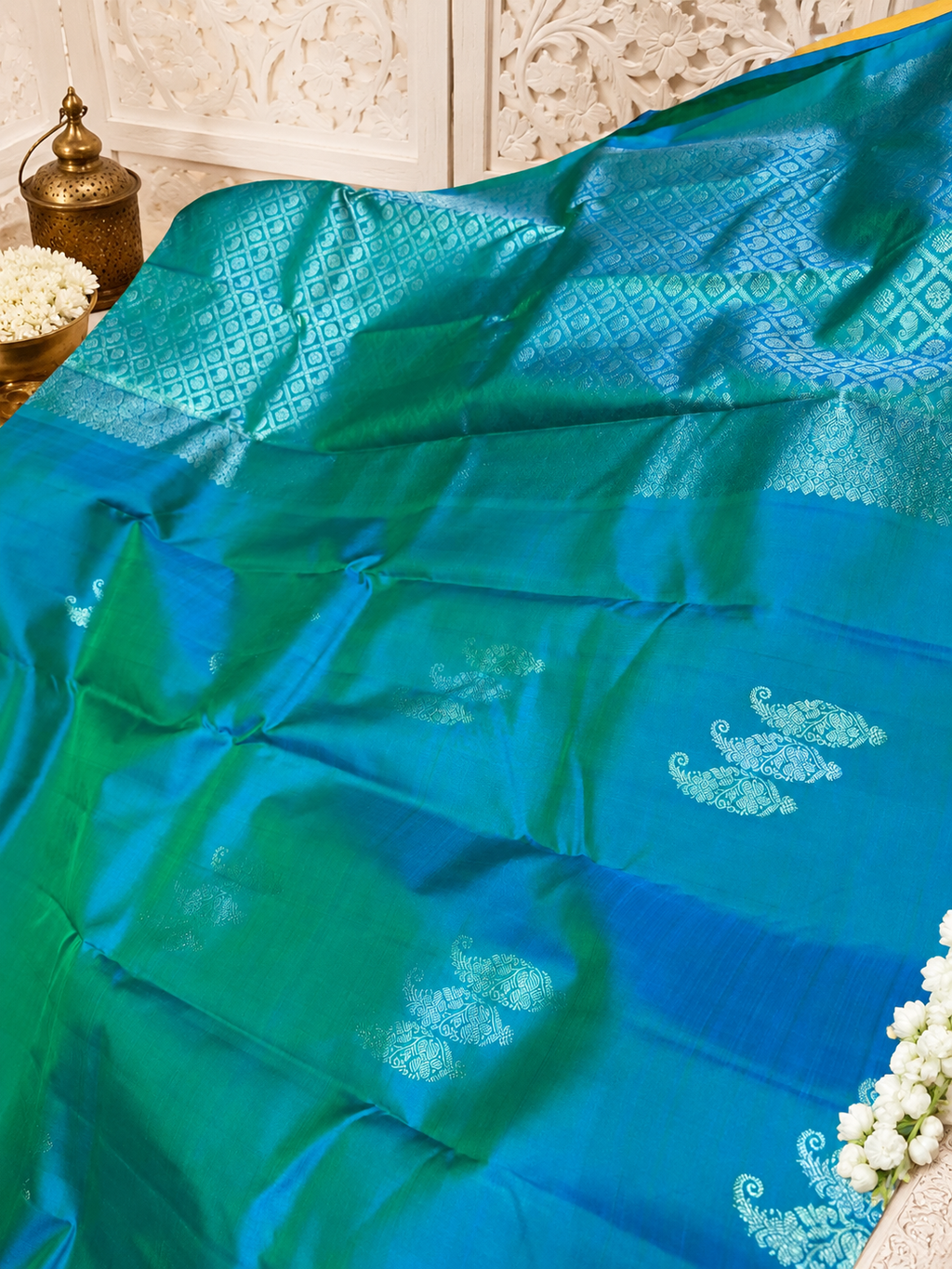 Morpankhi: Peacock-Teal Borderless Kanjeevaram