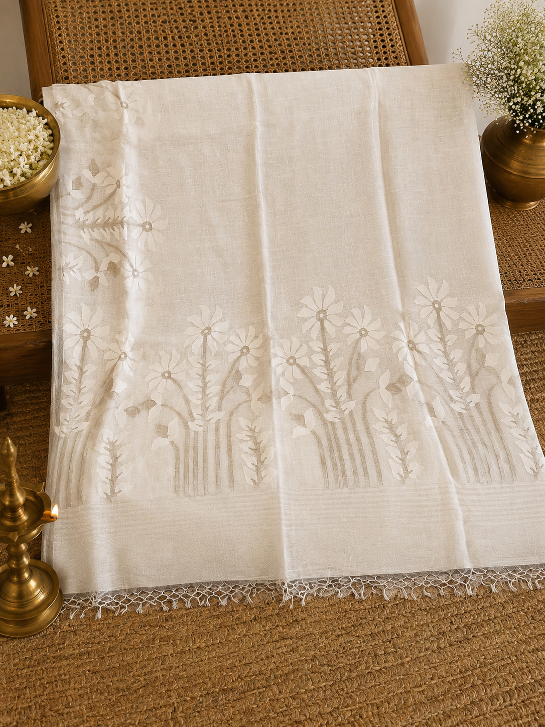 Bela: Regal Ivory Linen Handwoven Jamdani