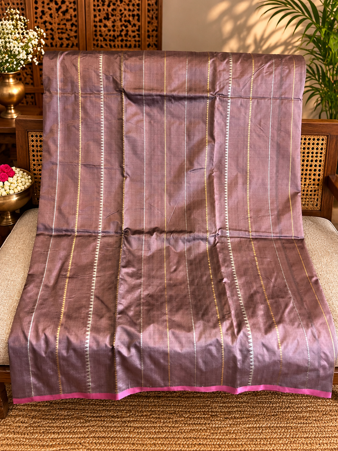 Kasturi: Royal Katan Silk Kadhuwa Benarasi