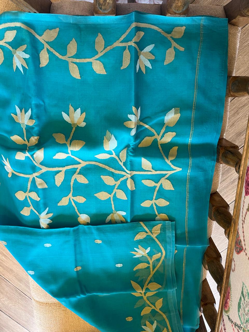 Meghna: Turquoise Handwoven Muslin Jamdani