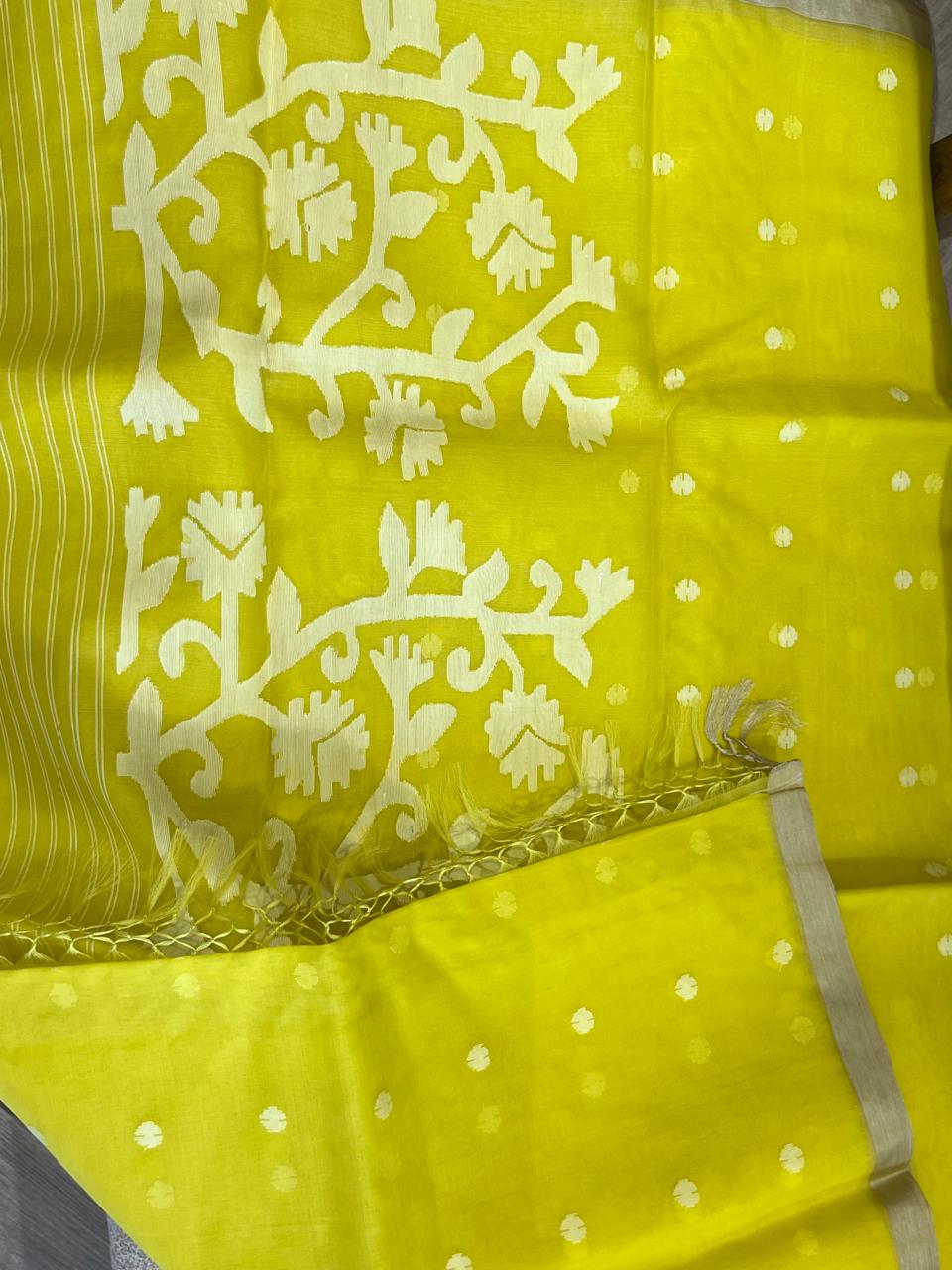 Champa: Blush Yellow Handwoven Jamdani