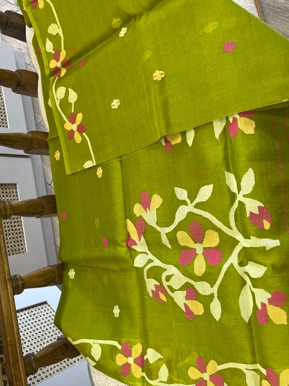 Falguni: Mehendi Green Handwoven Jamdani