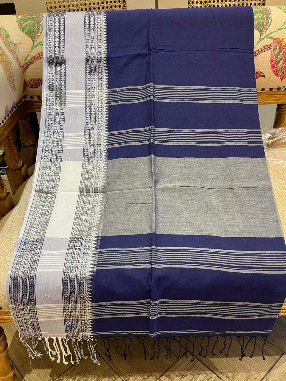 Neelima: 100 count Phulia with Statement Border