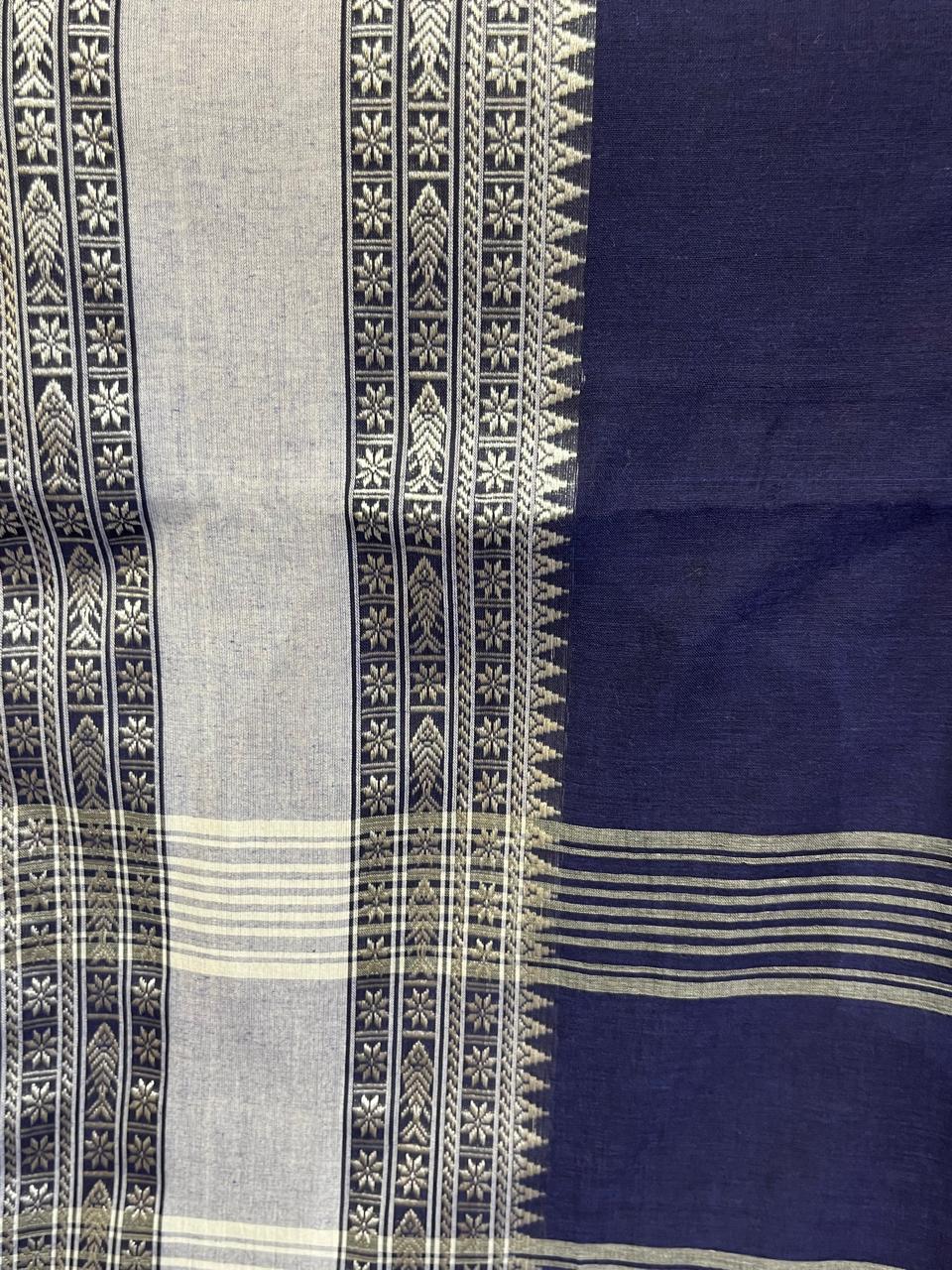 Neelima: 100 count Phulia with Statement Border