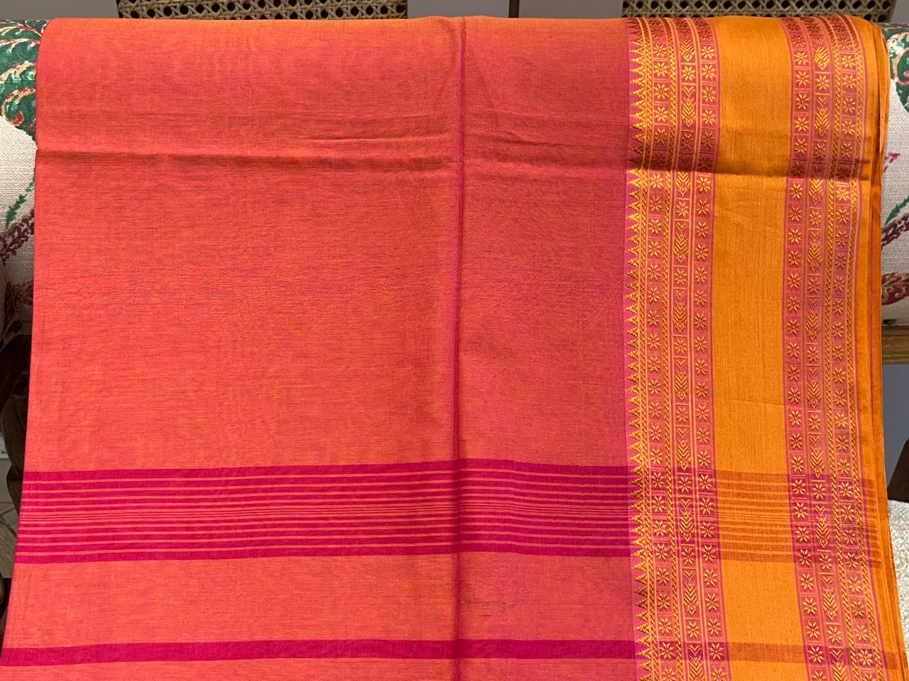 Paarija: 100 count Phulia with Statement Border