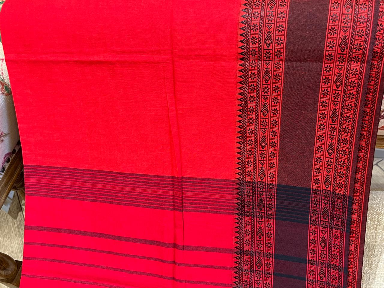 Aruna: 100 count Phulia with Statement Border