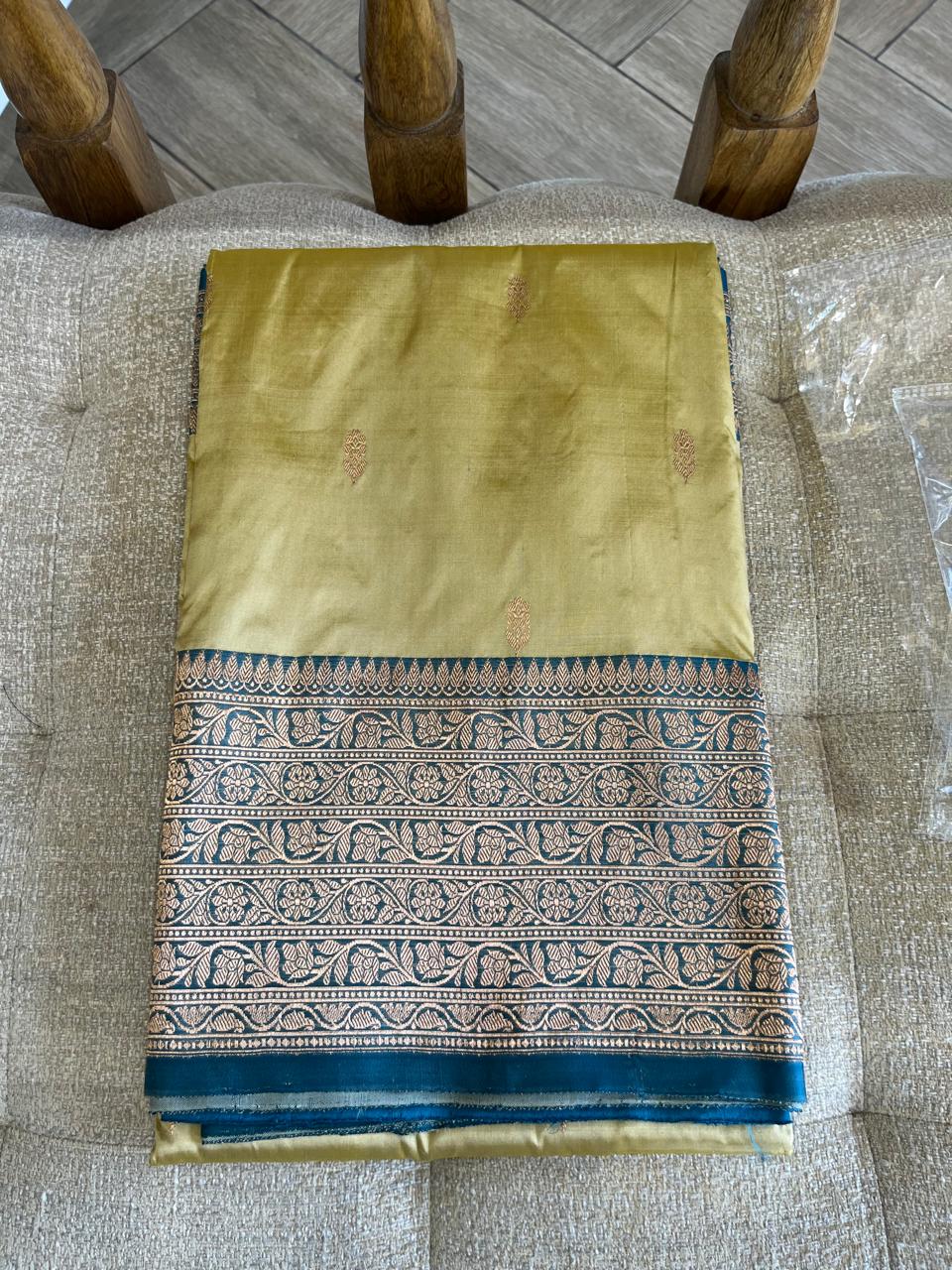 Vasantha: Chartreuse Katan Kadhuwa Banarasi