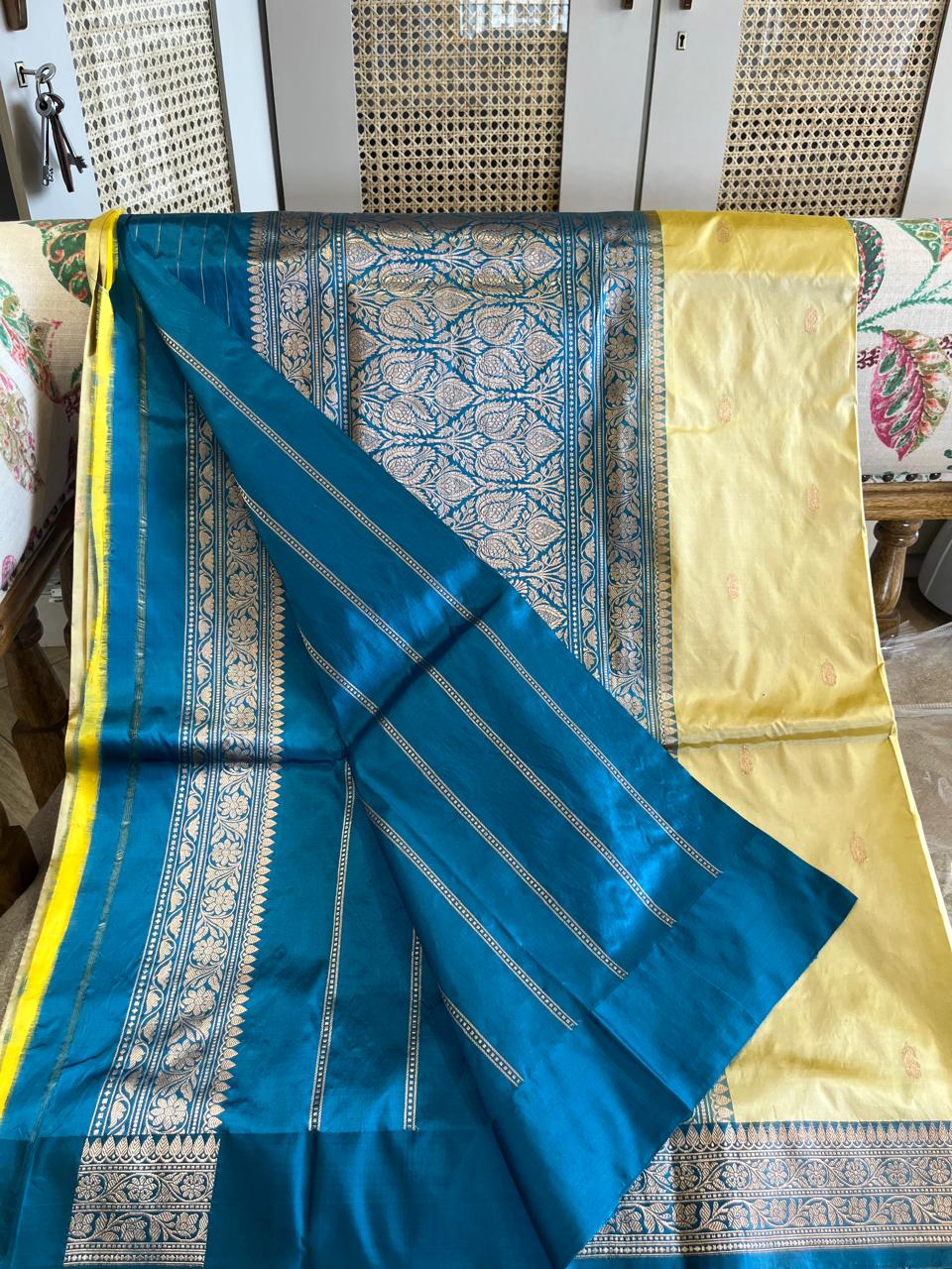 Vasantha: Chartreuse Katan Kadhuwa Banarasi