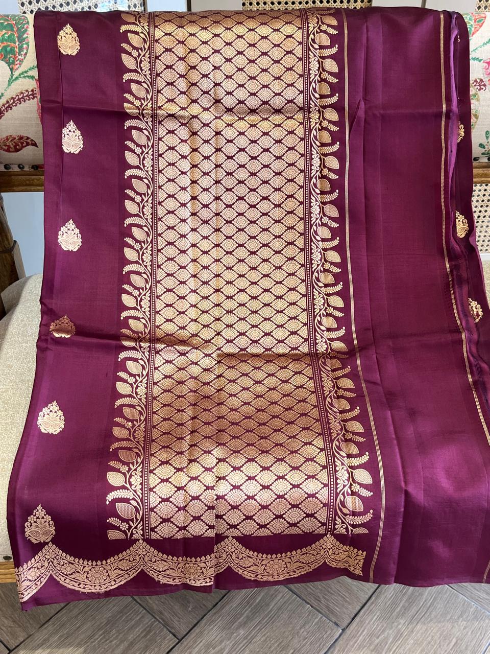 Manjistha: Lightweight Kadhuwa Benarasi