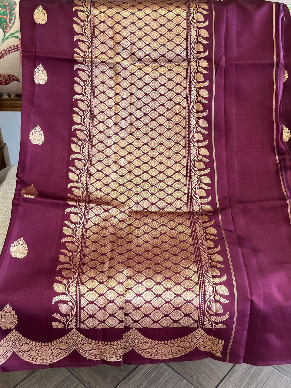 Manjistha: Lightweight Kadhuwa Benarasi