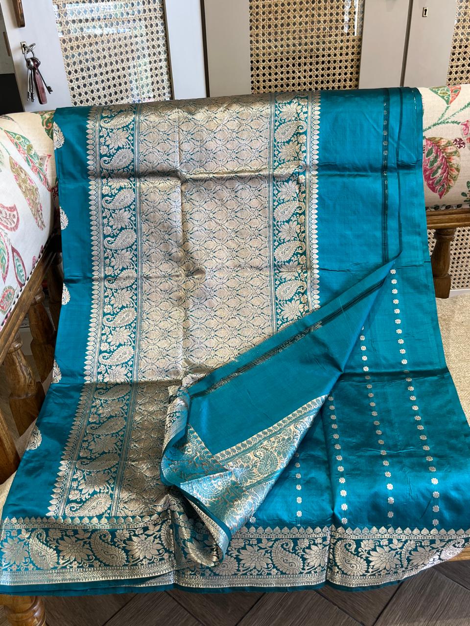 Supriya: Pure Silk Kadhuwa Banarasi