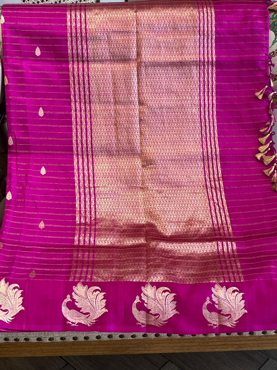 Kalapi: Lightweight Silk Banarasi, Peacock Border