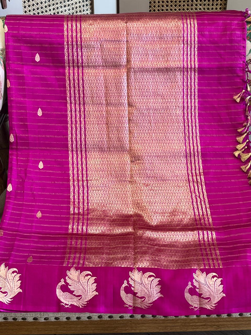Kalapi: Lightweight Silk Banarasi, Peacock Border