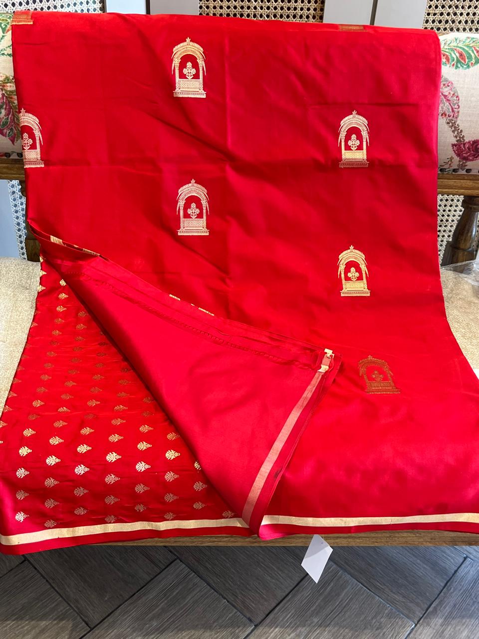 Jasmine: Love Red Palki Buti Kadhua Banarasi
