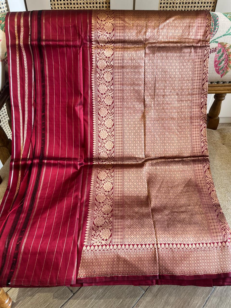 Madhoshi: Lightweight Kadhuwa Benarasi