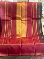 Kajal: Jet Black Kattam Kanjeevaram, Korvai Border