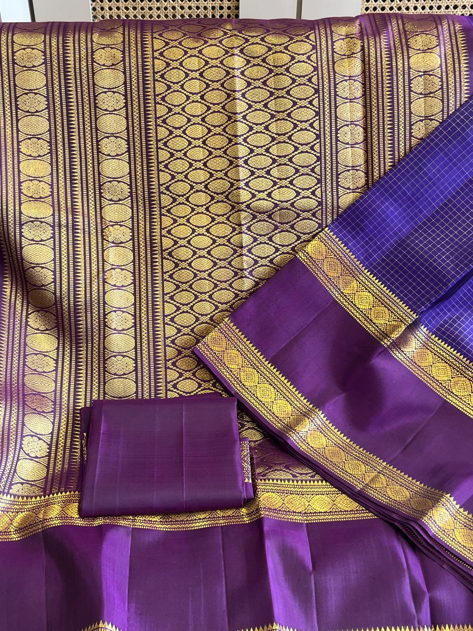 Nilambari: Vairusi Violet Kanjeevaram, Reta Pett Border