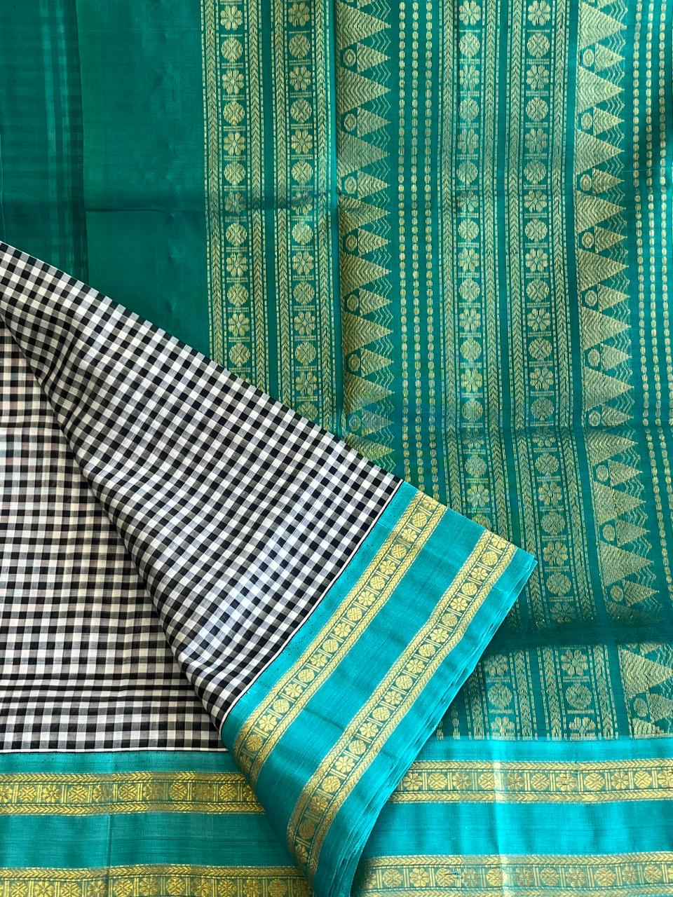 Chitra: Kattam Silk Cotton Kanjeevaram