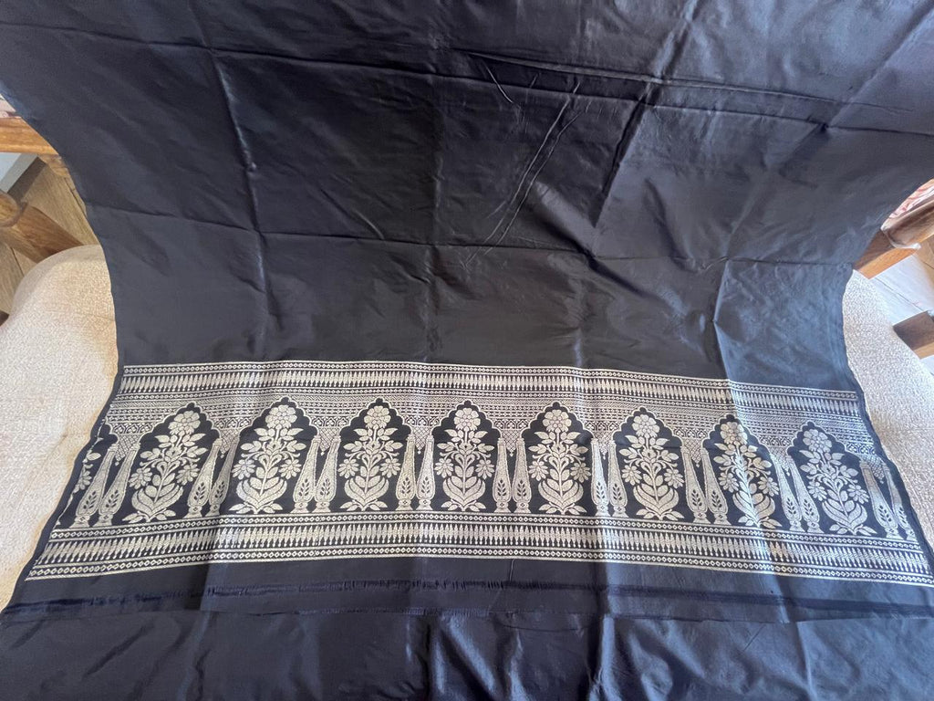 Syaahi Katan Silk Kadhua Butti Coord Fabric
