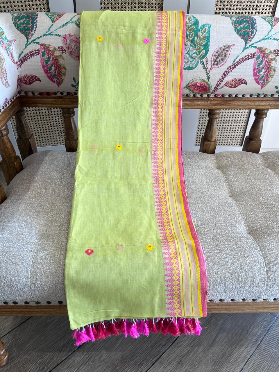 Modhumalati: Handwoven Assam Cotton