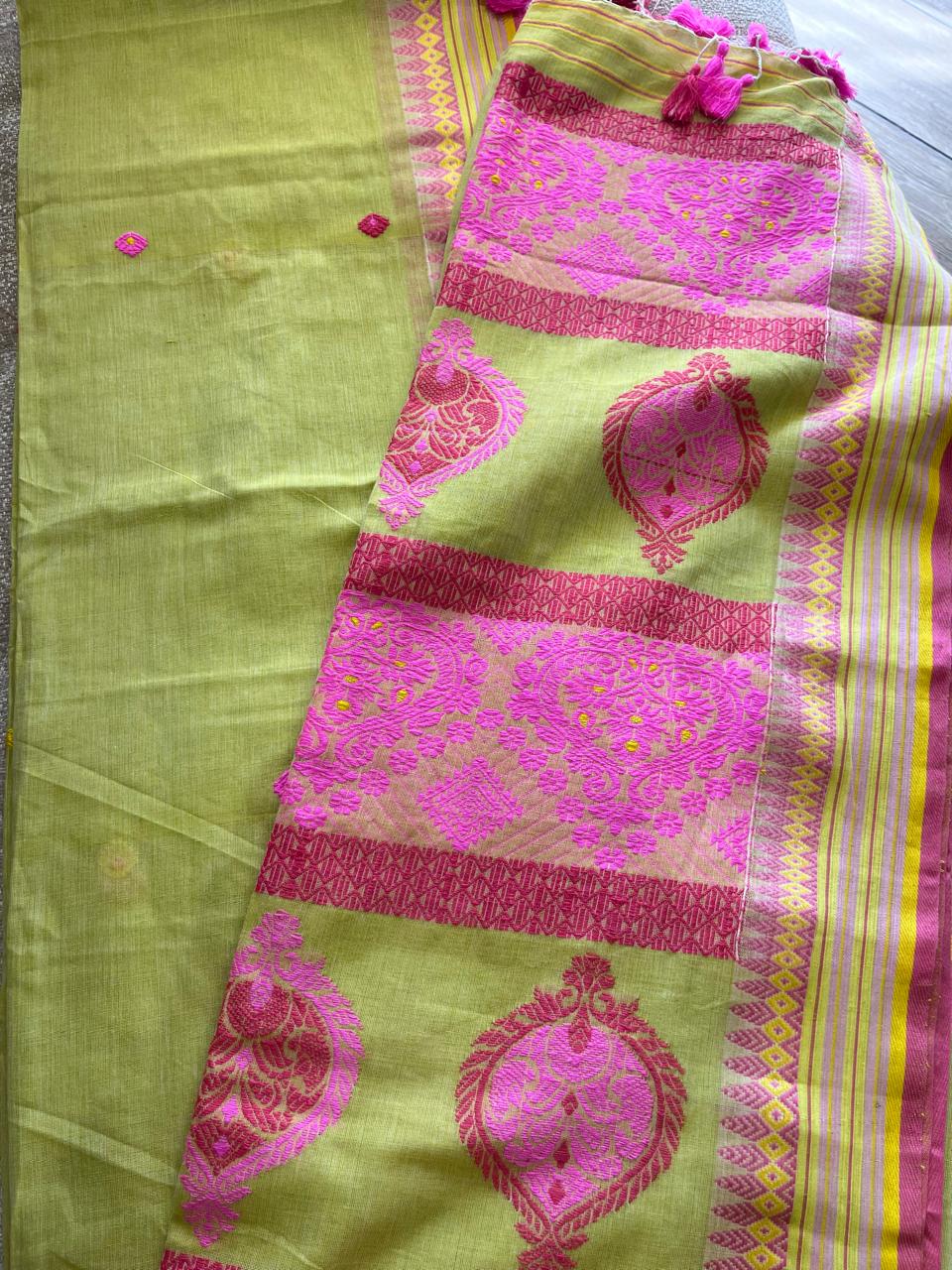Modhumalati: Handwoven Assam Cotton