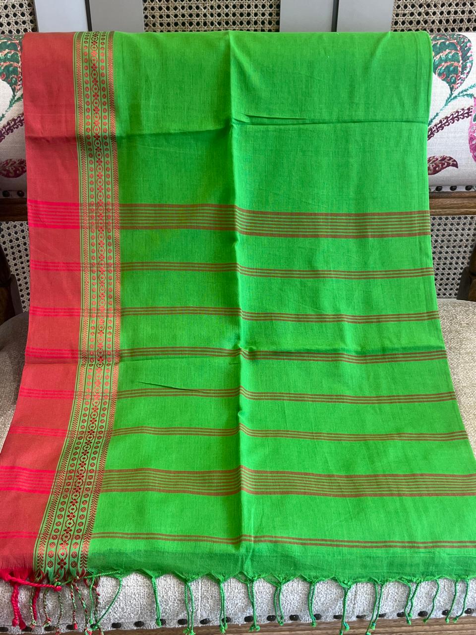 Tia: 100 count Phulia Cotton