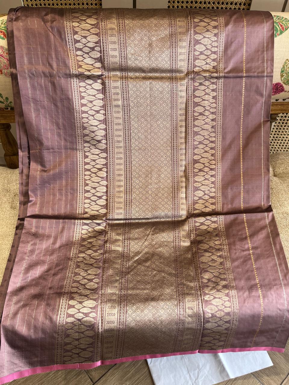 Kasturi: Royal Katan Silk Kadhuwa Benarasi