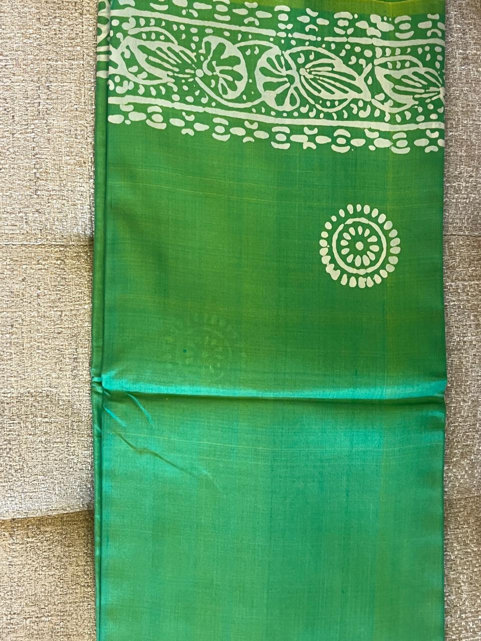 Pallavi: Fresh Green 3 Ply Bishnupur Pure Silk