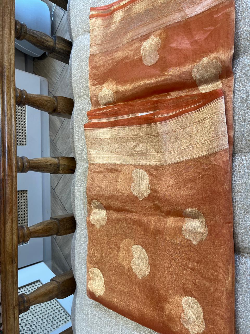 Taamra: Rust Pure Tissue Banarasi