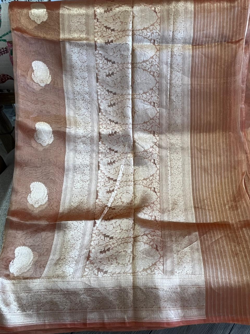 Taamra: Rust Pure Tissue Banarasi