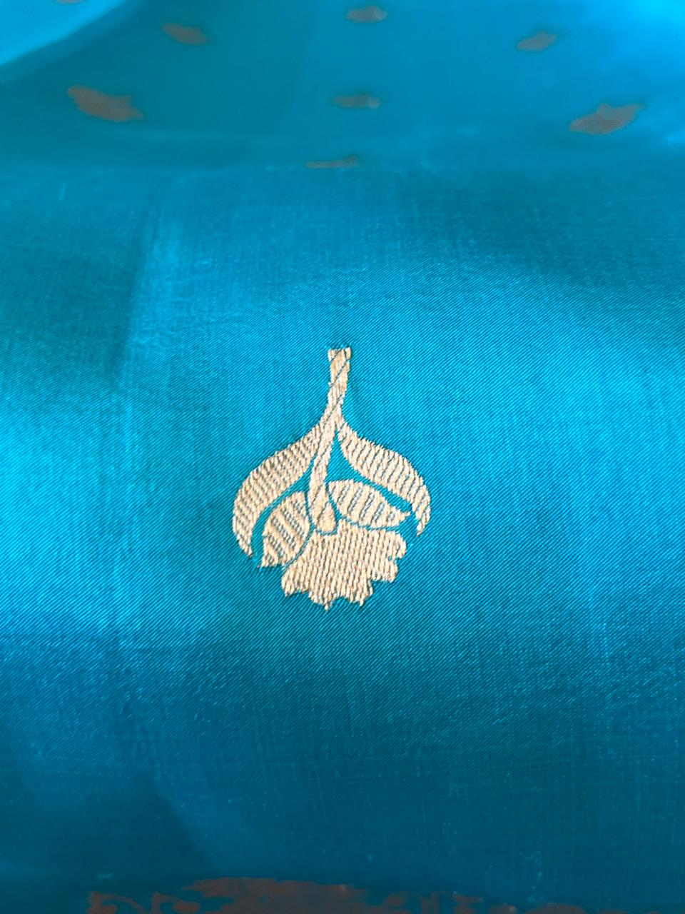 Akashi: Lightweight Kadhuwa Benarasi