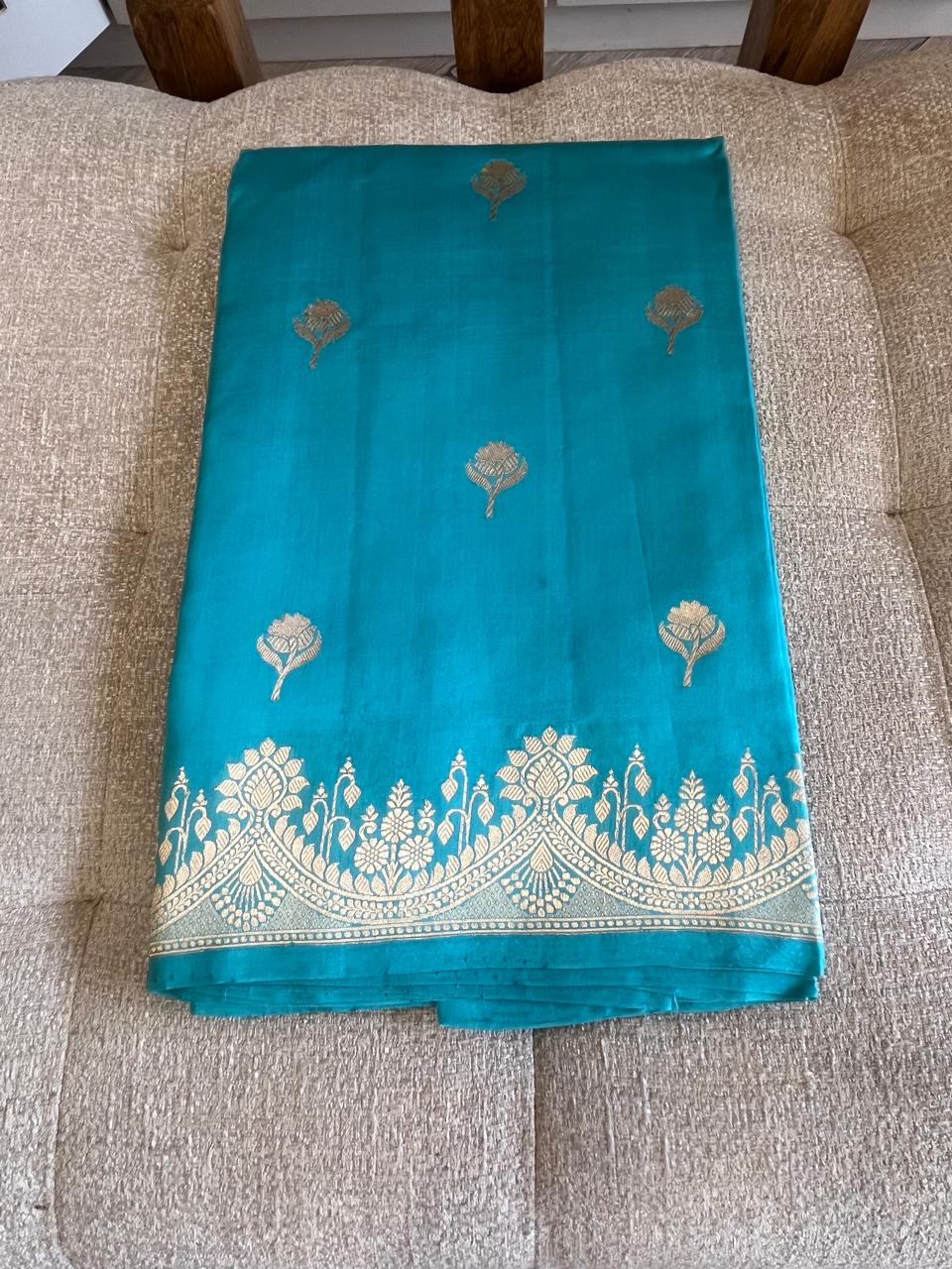 Akashi: Lightweight Kadhuwa Benarasi