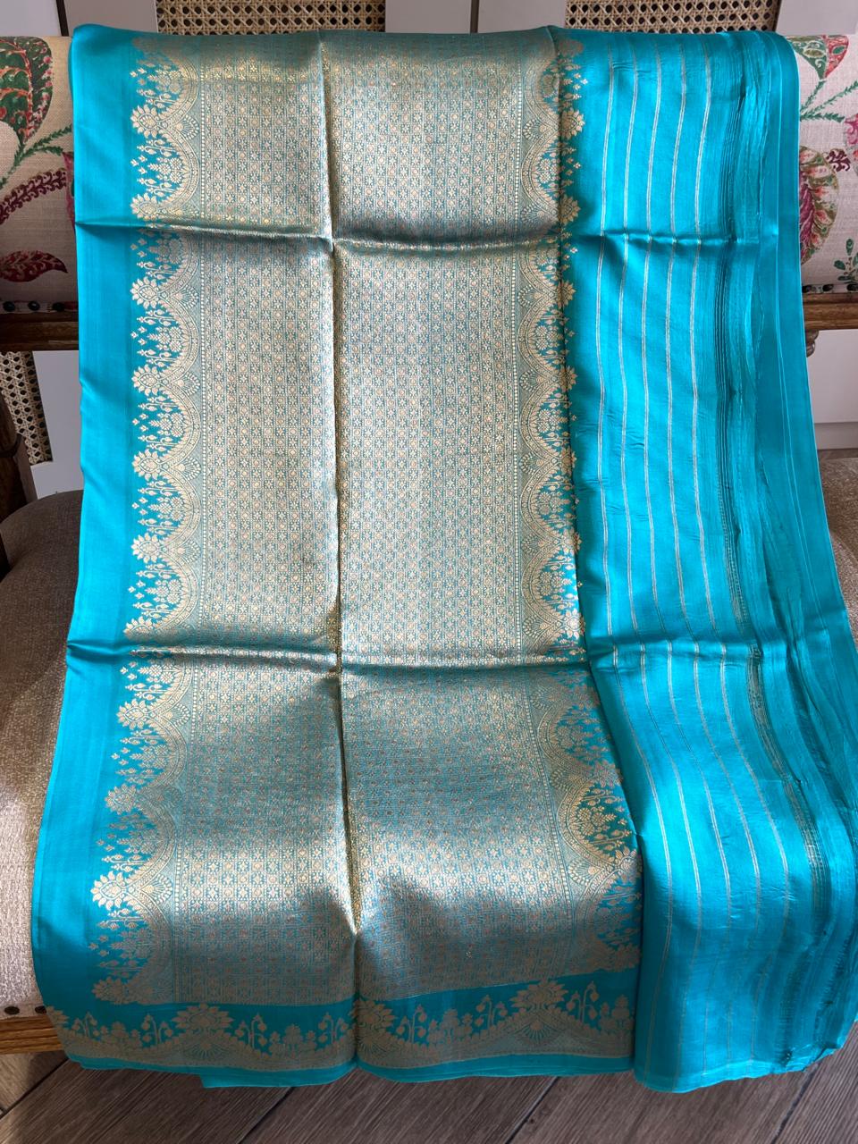 Akashi: Lightweight Kadhuwa Benarasi