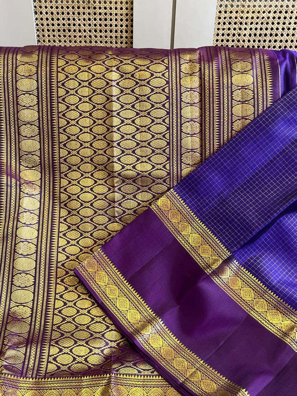 Nilambari: Vairusi Violet Kanjeevaram, Reta Pett Border