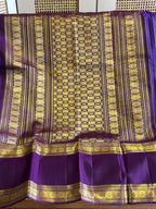Nilambari: Vairusi Violet Kanjeevaram, Reta Pett Border