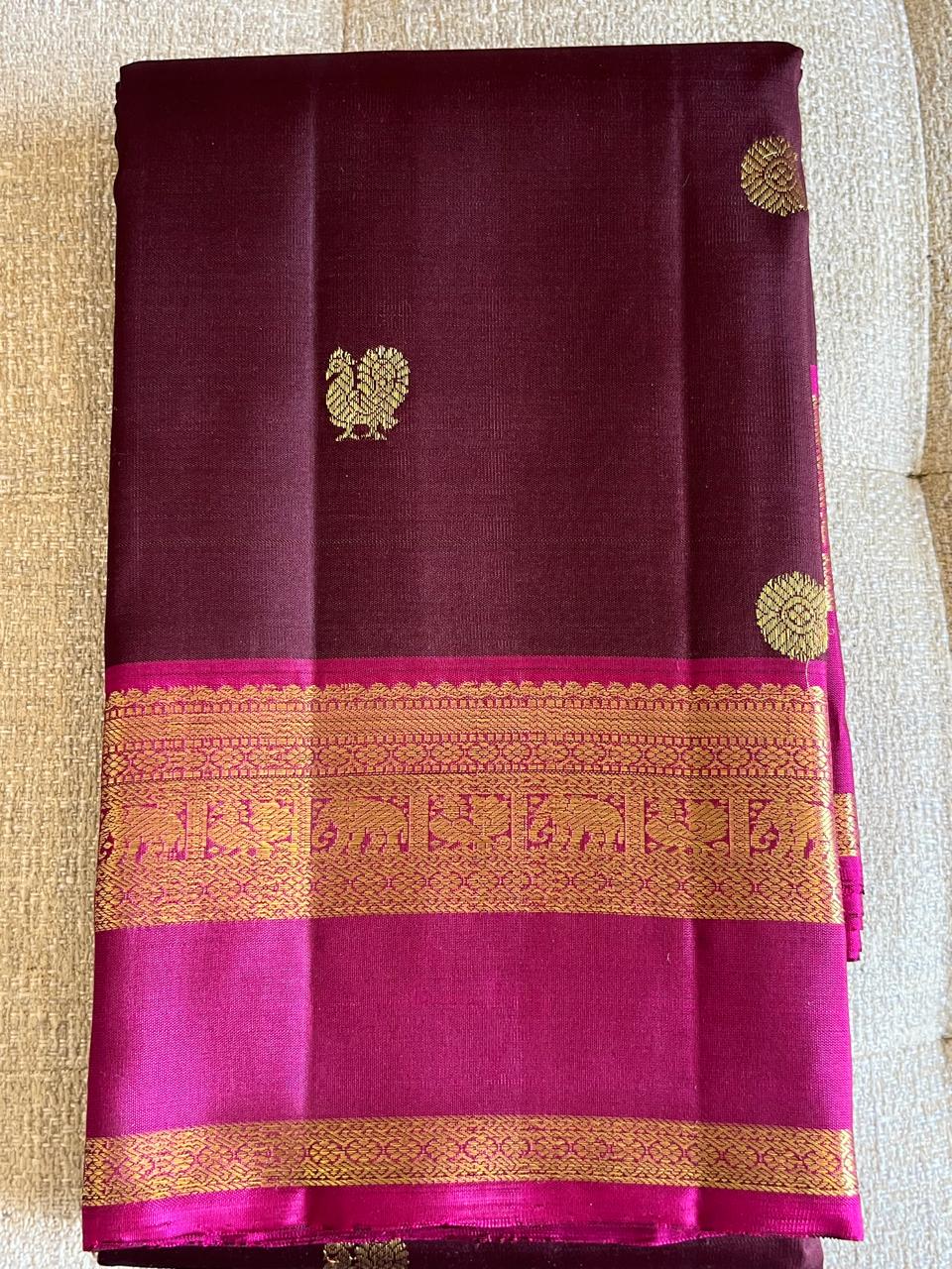 Gajagamini: Wine Kanjeevaram, Magenta Reta Pett Border
