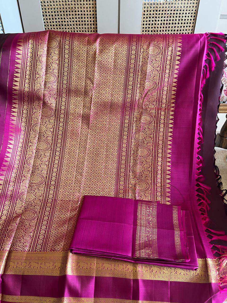 Gajagamini: Wine Kanjeevaram, Magenta Reta Pett Border