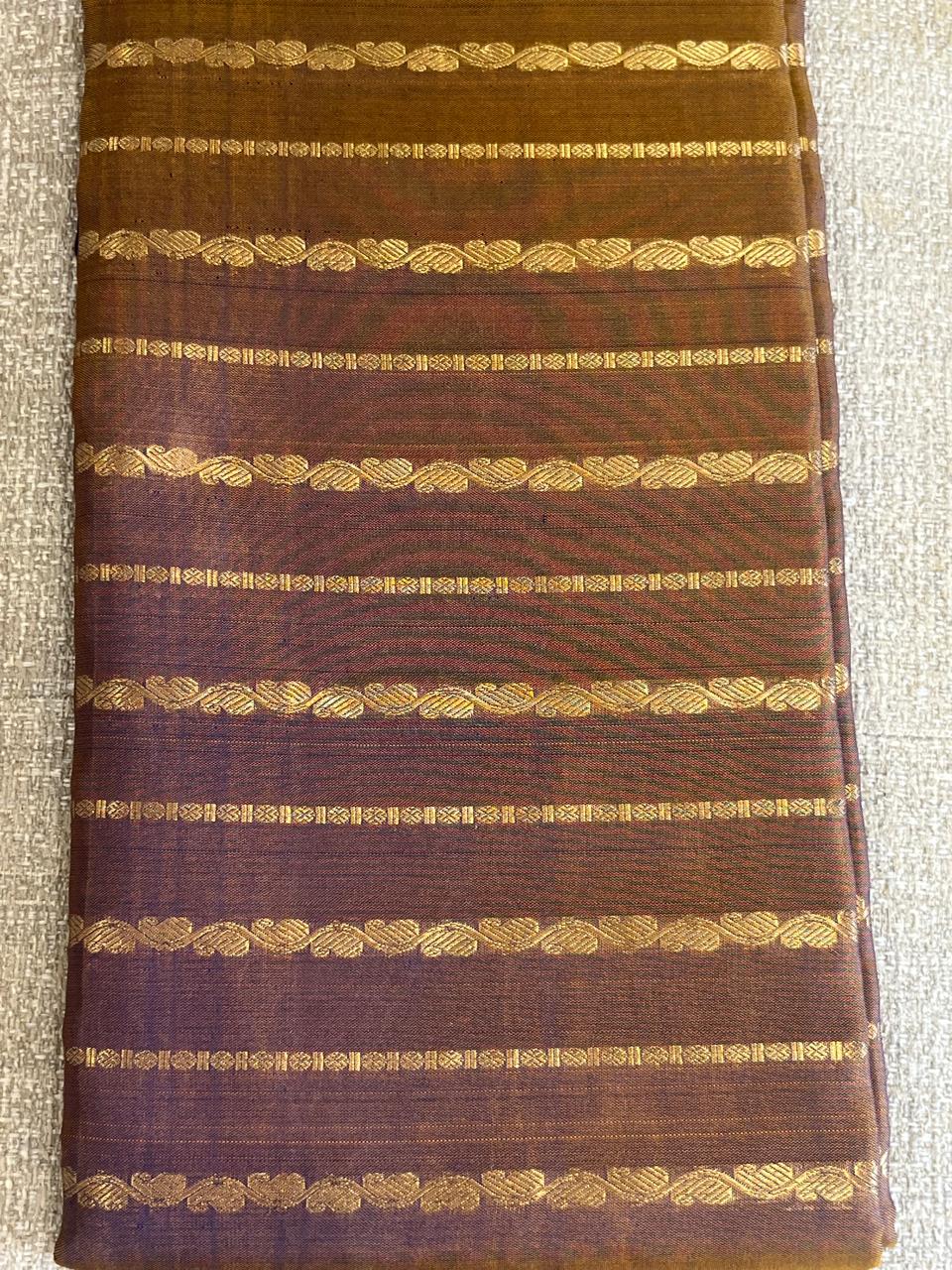 Kansya: Copper-Brown Veldhari Kanjeevaram, Gap Border