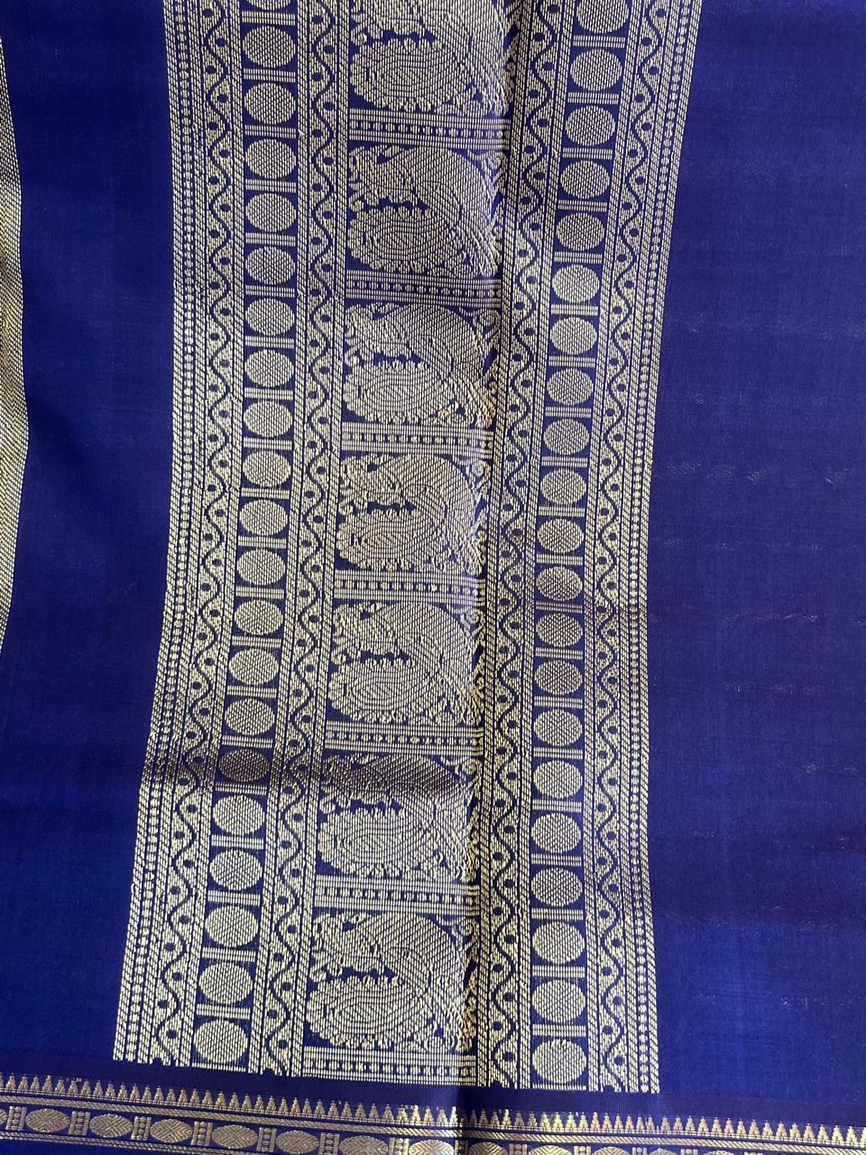 Kansya: Copper-Brown Veldhari Kanjeevaram, Gap Border